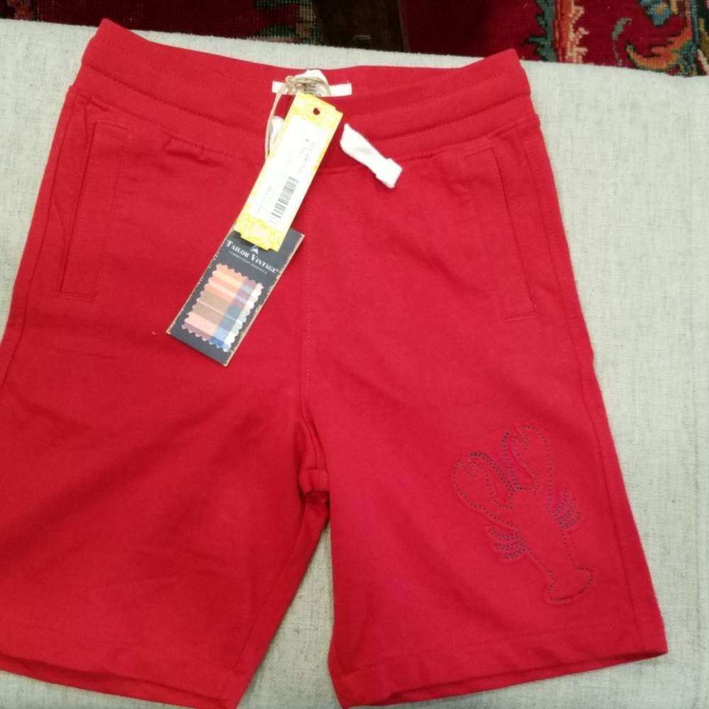 NWT Tailor Vintage Red Shorts Size 8